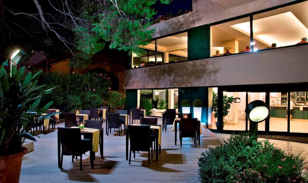 Hotel Europa Beach Village Джулианова Экстерьер фото