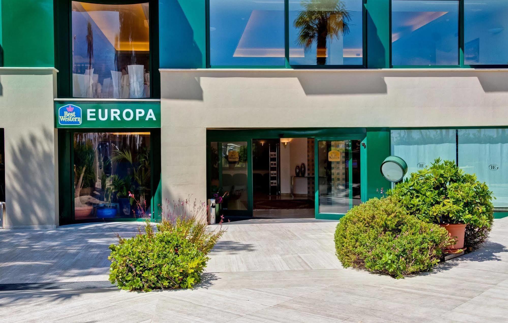Hotel Europa Beach Village Джулианова Экстерьер фото