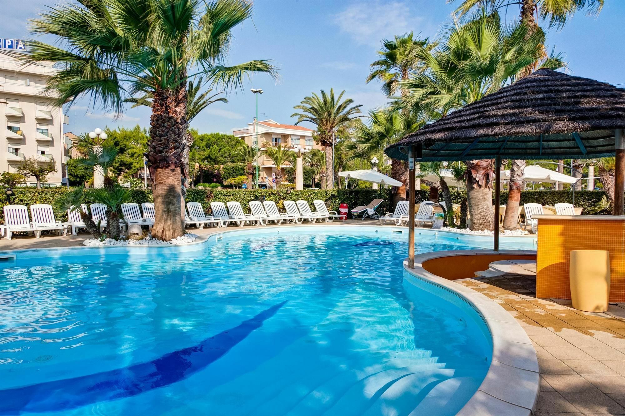 Hotel Europa Beach Village Джулианова Экстерьер фото