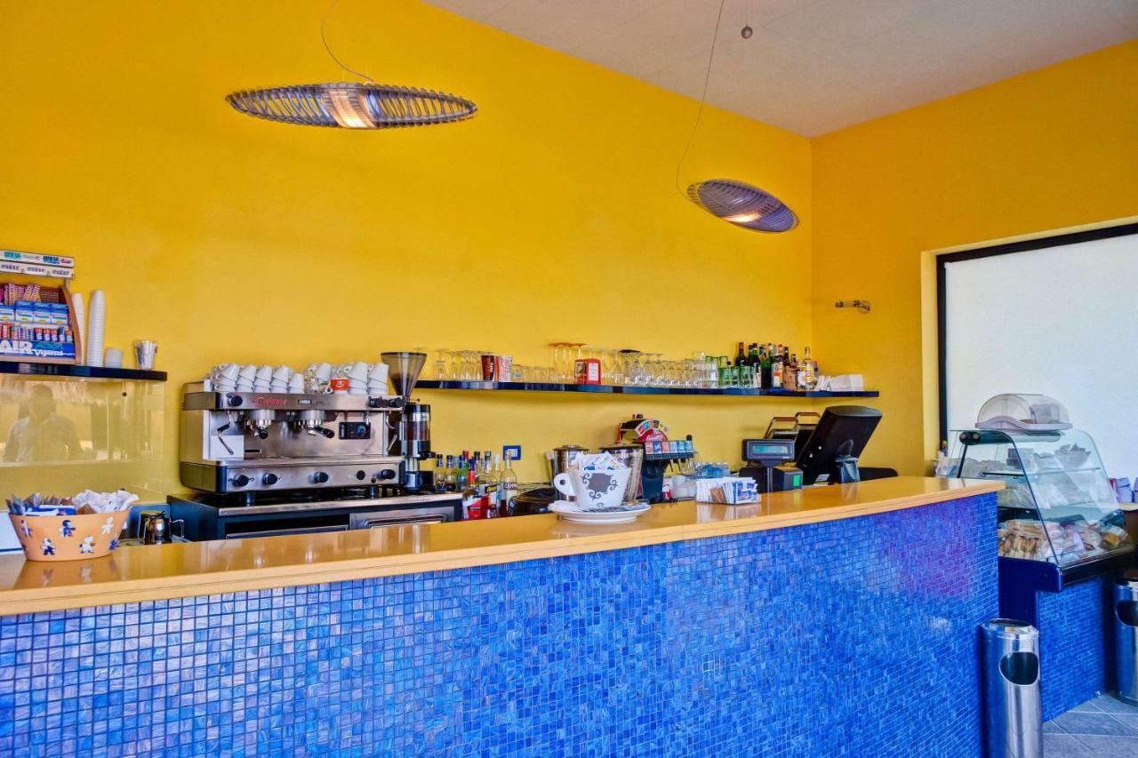 Hotel Europa Beach Village Джулианова Экстерьер фото